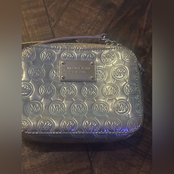 Michael Kors Gold  Crossbody Bag with Ornate Design.Great Condition! - Picture 3 of 12